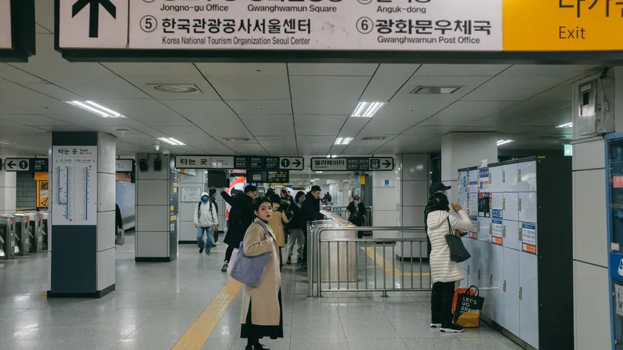 Seoul Subway Guide 2026: Fares, Cards, Apps, Last Trains
